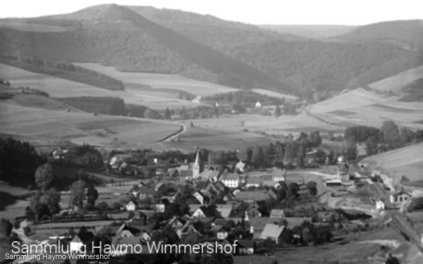 Wenholthausen mit seinen Bahnanlagen auf einem Luftbild der 1950-er Jahre