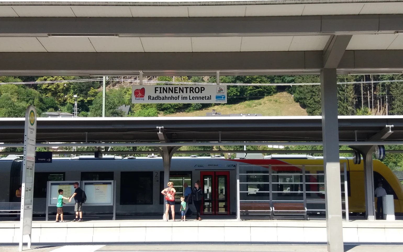 Radbahnhof Lennetal.jpg