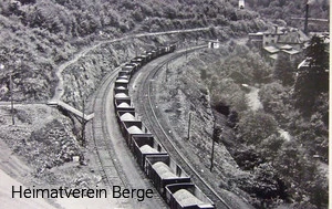 Im Vordergrund der Gleisanschluss des Schotterwerkes, im Hintergrund das Hammerwerk/Drahtwerk