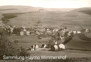 Dorlar mit seiner Bahnanlage im Vordergrund in den 1950-er Jahren