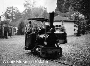 Eberhard Koenig und seine Dampflok etwa 1970 im Werksgel&auml;nde