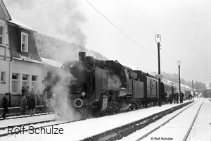 Dampflok 24 009 beförderte am 18.11.1972 den letzten durchgehenden Sonderzug aus Finnentrop
